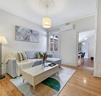 KOZYGURU SURRY HILLS COZY 3 BED TERRACE MINS WALK TO CBD NSH095 - Accommodation Burleigh