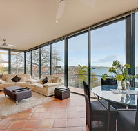 Kylakin - Derwent River Waterfront Views Tennis Court Foxtel - Accommodation Burleigh