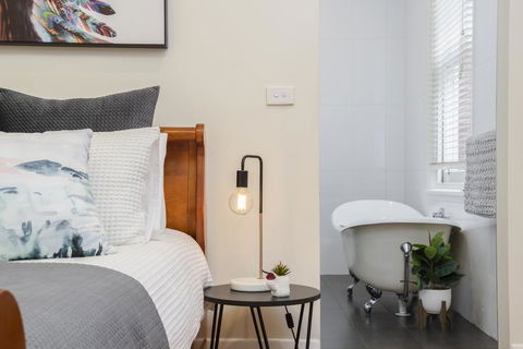 Lady Meredith In Elwood - Accommodation Burleigh 1