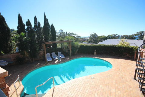 LAGOONA RETREAT - Korora - Accommodation Burleigh 0