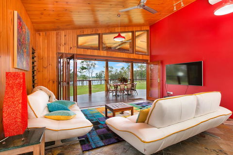 Lake Tinaroo Waterfrontage - Accommodation Burleigh 0