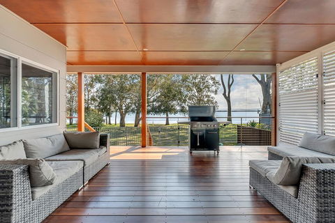 LAKEFRONT And SUNSET HAVEN - Accommodation Burleigh 3