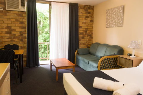 Lancaster Court Motel - Accommodation Burleigh 1
