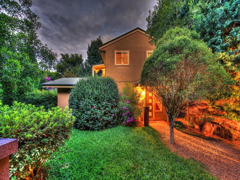 Laurels - Accommodation Burleigh 3