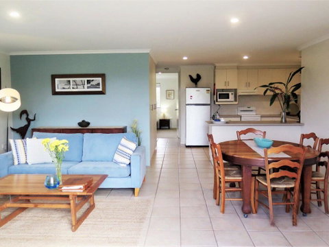 Lawson Beachfront - Accommodation Burleigh 0