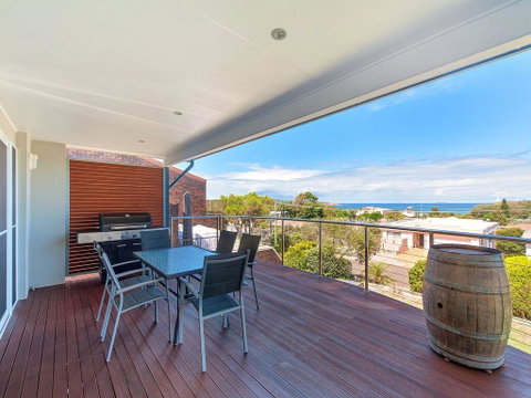 Lentara Dream @ Fingal Bay - Accommodation Burleigh 2