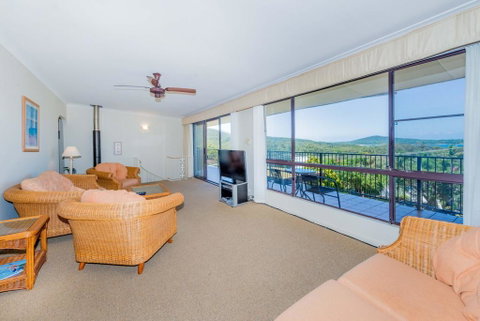 Lentara St 12 - Fingal Bay - Accommodation Burleigh 2