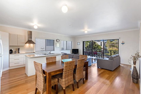 Lentara Street, 84 - Accommodation Burleigh 3