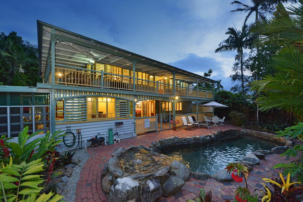 Stratford QLD Accommodation Burleigh