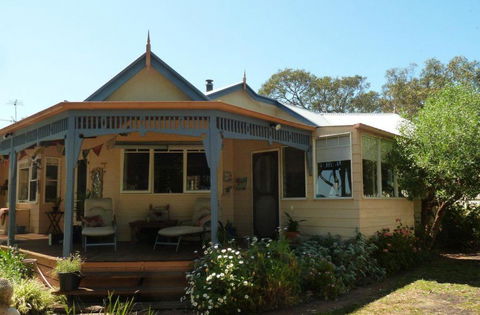 Lilys By The Lake - Raymond Island Accommodation - Accommodation Burleigh 1