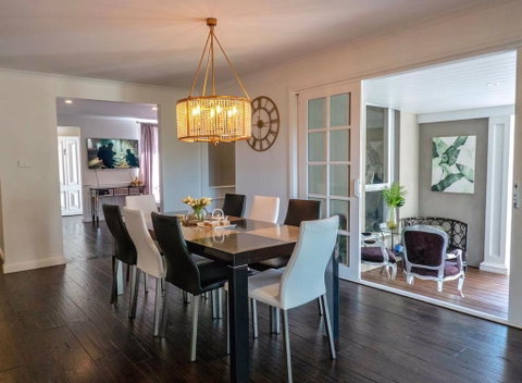Luxurious Hampton Style 3 Bedroom House - Accommodation Burleigh 1