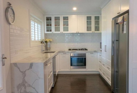 Luxurious Hampton Style 3 Bedroom House - Accommodation Burleigh 2