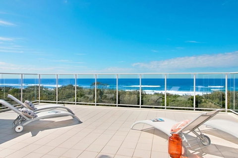 LUXURY BALE PENTHOUSE & JACUZZI SPA 1328 NORTH CULTURE - Accommodation Burleigh 0