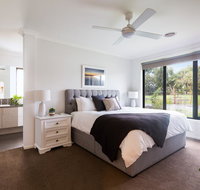 Luxury Escape in Ocean Grove - Accommodation Burleigh
