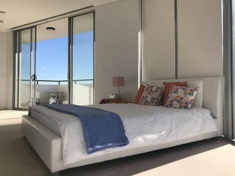 Luxury Ocean Penthouse - Accommodation Burleigh 2