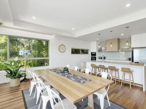 Luxury On Currumbin Beach - Accommodation Burleigh 1