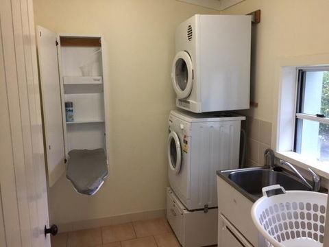 MacDonnell House Naracoorte - Accommodation Burleigh 3