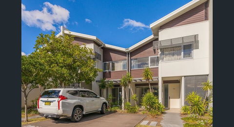Magenta Shores 3 Bedroom Villa - Accommodation Burleigh 3