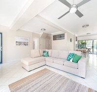 Magnolias  Fingal Bay - Accommodation Burleigh