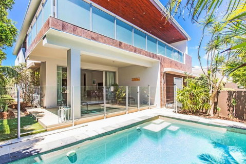 Malibu Beach House @ Corporate Boardies - Accommodation Burleigh 0