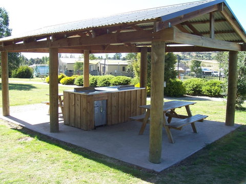Mansfield Holiday Park - Accommodation Burleigh 2
