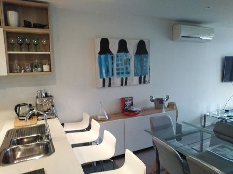 Marina View Apartment On The Maribyrnong River, Melbourne - Accommodation Burleigh 2