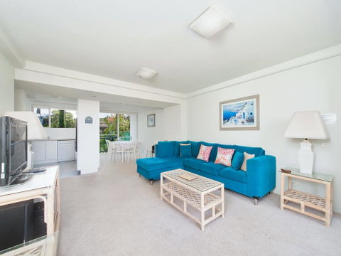 Marine Drive, Cirrus, Unit 6, 44 - Accommodation Burleigh 1