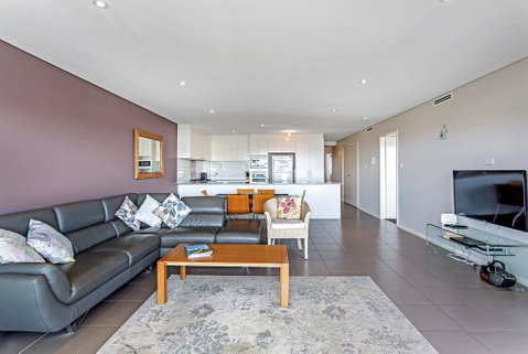 Market Street, Unit 5, 6-10 - Accommodation Burleigh 2