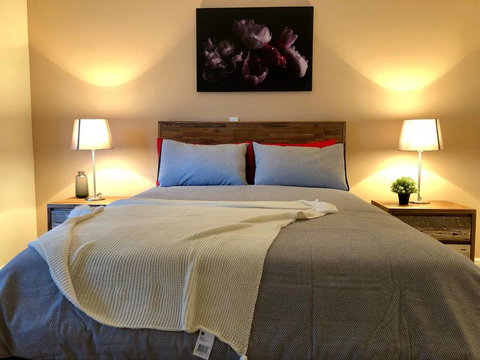Massive Home (7 Mins To City) - Accommodation Burleigh 0
