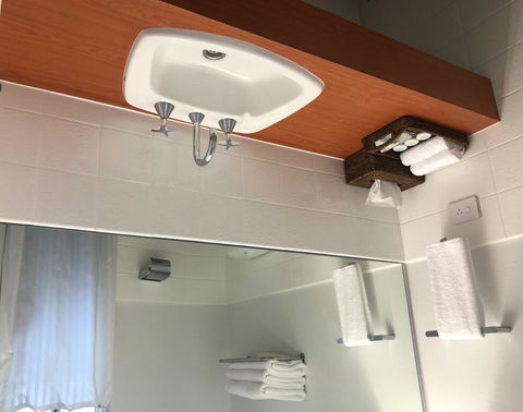 Matador Motor Inn - Accommodation Burleigh 3