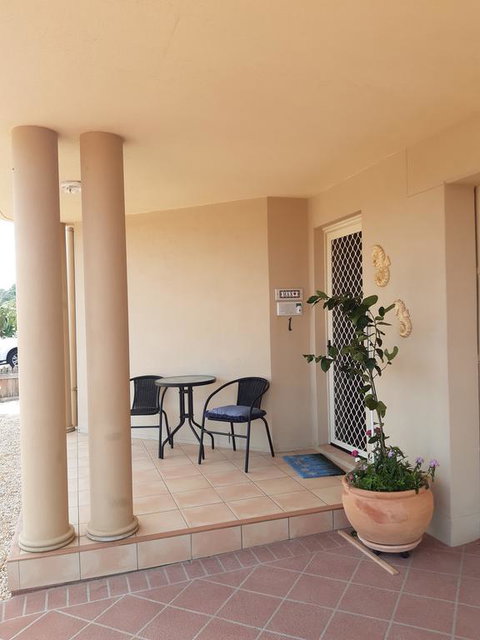 Maxs Beachside Villa - Accommodation Burleigh 2