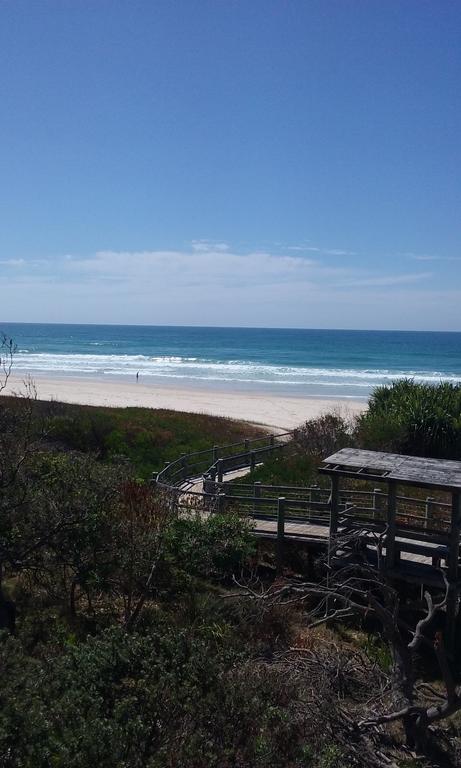 Maxs Beachside Villa - Accommodation Burleigh 0