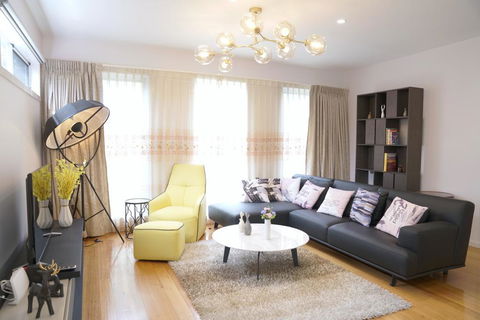Melbourne Luxury Villa At Doncaster - Accommodation Burleigh 1