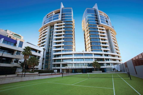 Melbourne Seaviews, Pool & Tennis - Accommodation Burleigh 3