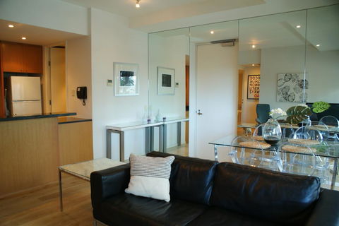 Melbourne Seaviews, Pool & Tennis - Accommodation Burleigh 0