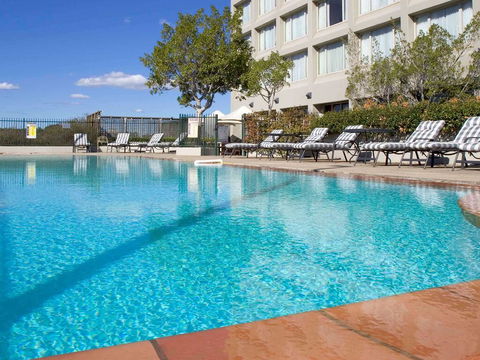 Mercure Sydney Parramatta - Accommodation Burleigh 3