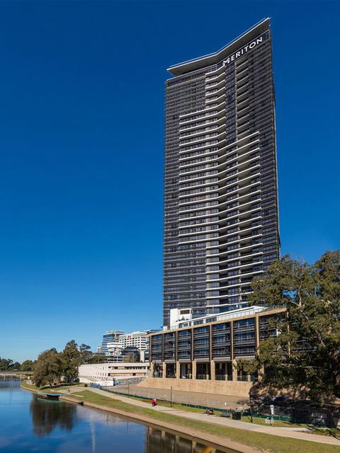 Meriton Suites Church Street, Parramatta - Accommodation Burleigh 3