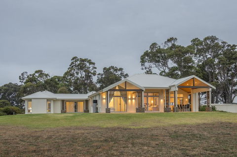 Metricup House - Elegant Country Retreat - Accommodation Burleigh 1