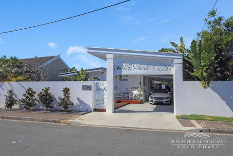 Miami Beachside Beach House - Accommodation Burleigh 1