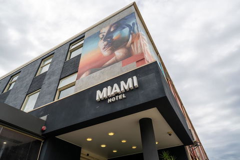 Miami Hotel Melbourne - Accommodation Burleigh 0