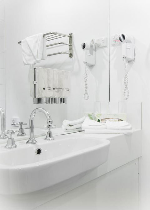 Miami Hotel Melbourne - Accommodation Burleigh 3