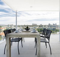 Minimalist Penthouse Condo with Skyline Vistas - Accommodation Burleigh