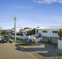 Minutes walk to Peregian Beach and surf - Unit 1/28 Pelican Street - Accommodation Burleigh