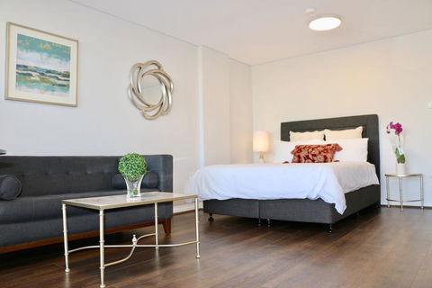 MLB48-Sydney Harbour Stunning View Studio With Free Parking - Accommodation Burleigh 3