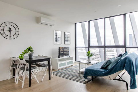 Modern 1 Bedroom Apartment With Rooftop Terrace And Spa - Accommodation Burleigh 0