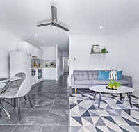 Modern Beach Front Apartment - Accommodation Burleigh