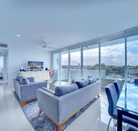 Modern Contemporary Southport Apartment - Accommodation Burleigh