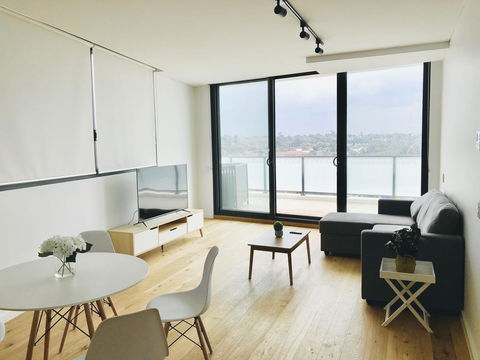 Modern Designer 2BR Apartment Near Airport & Beach - Accommodation Burleigh 0