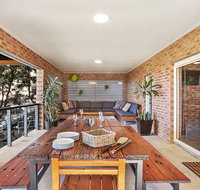 Molweni - 30 Tareebin Road - Accommodation Burleigh