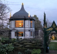 Montacute Pavilion  Gardens - Accommodation Burleigh